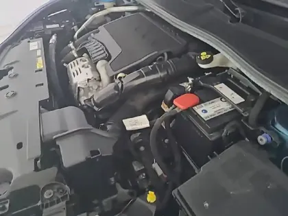 Photo 17 Peugeot 408  PureTech 130 ch S&S EAT8