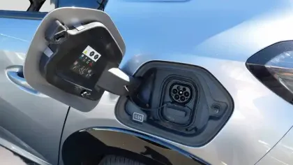 Photo 15 Peugeot 208  Electrique 50 kWh 136ch