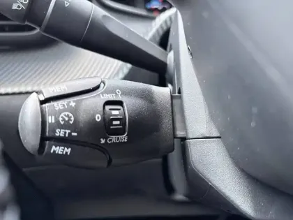 Photo 20 Peugeot 2008  Hybrid 145 e-DCS6