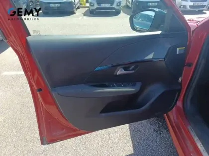 Photo 11 Peugeot 208  Electrique 50 kWh 136ch