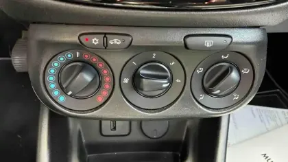 Photo 16 Opel Corsa  1.4 Turbo 100 ch Start/Stop