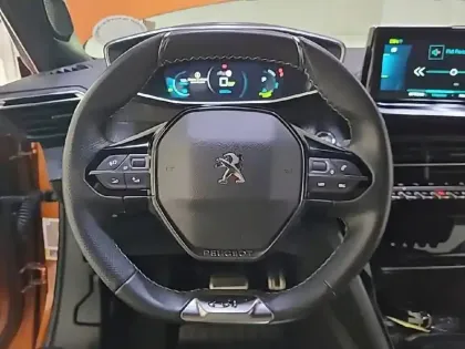 Photo 11 Peugeot 2008  Electrique 136 ch