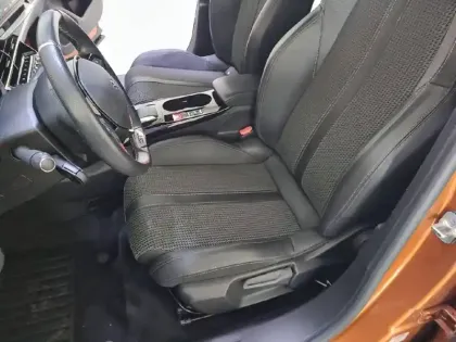 Photo 13 Peugeot 2008  Electrique 136 ch