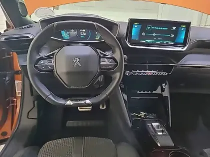 Photo 10 Peugeot 2008  Electrique 136 ch