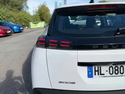 Photo 16 Peugeot 2008  Turbo 100 ch BVM6