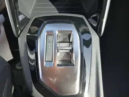Photo 13 Peugeot 2008  Hybrid 110 e-DCS6