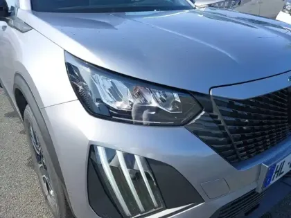 Photo 15 Peugeot 2008  Hybrid 110 e-DCS6