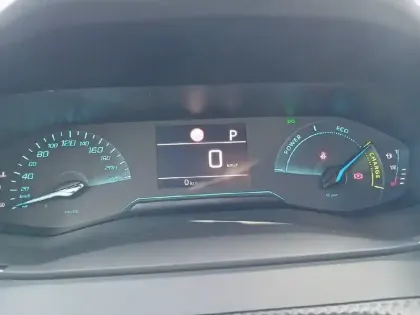 Photo 9 Peugeot 2008  Hybrid 110 e-DCS6