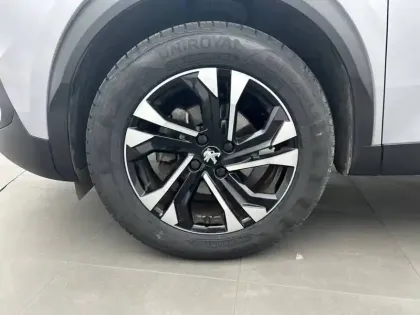 Photo 12 Peugeot 2008  PureTech 130 S&S EAT8