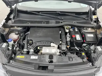 Photo 26 Peugeot 2008  PureTech 130 S&S EAT8