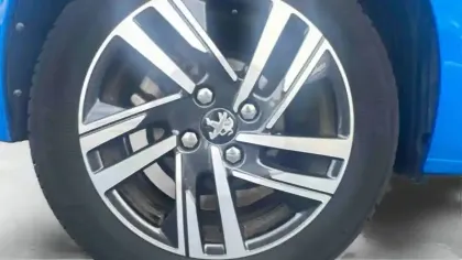 Photo 10 Peugeot 208  PureTech 130 S&S EAT8