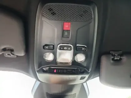 Photo 19 Peugeot 2008  Hybrid 145 e-DCS6