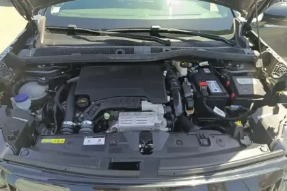 Photo 15 Peugeot 2008  PureTech 130 S&S BVM6