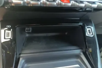 Photo 22 Peugeot 2008  PureTech 130 S&S BVM6