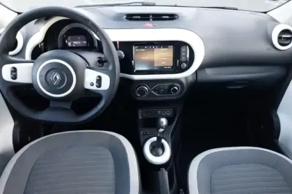 Photo 8 Renault Twingo  III E-Tech