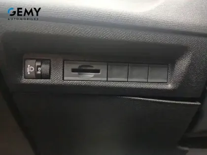 Photo 41 Peugeot 308  SW PureTech 130ch S&S BVM6