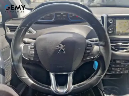 Photo 18 Peugeot 2008  1.2 PureTech 110ch S&S BVM5