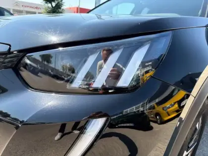 Photo 10 Peugeot 2008  Electrique 136 ch