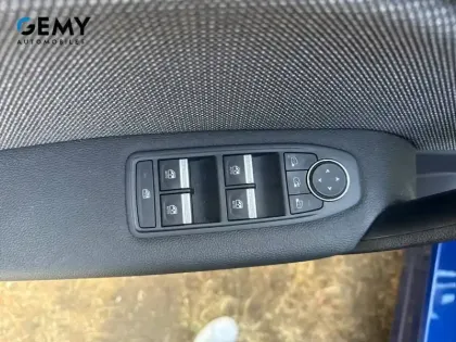 Photo 17 Renault Captur  E-Tech full hybrid 145 ch