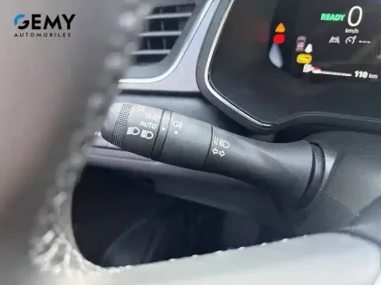 Photo 19 Renault Captur  E-Tech full hybrid 145 ch