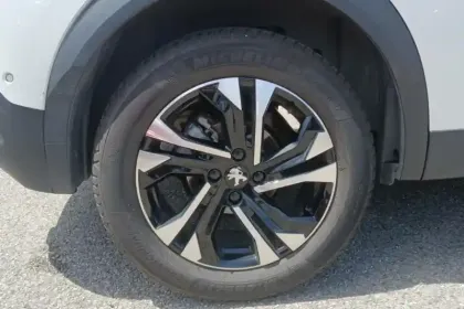 Photo 13 Peugeot 2008  PureTech 130 S&S EAT8