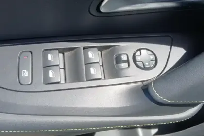 Photo 32 Peugeot 2008  PureTech 130 S&S EAT8