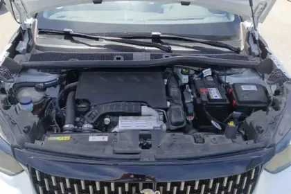 Photo 15 Peugeot 2008  PureTech 130 S&S EAT8