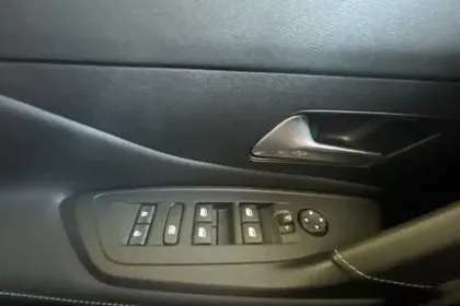 Photo 33 Peugeot 308  SW Electrique 54 kWh 156ch