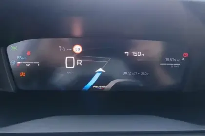 Photo 28 Peugeot 208  Hybrid 100 e-DCS6