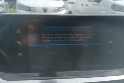 Photo 21 Peugeot 2008  PureTech 100 S&S BVM6