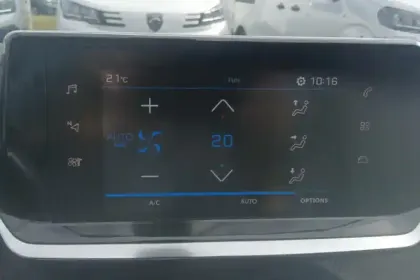 Photo 22 Peugeot 2008  PureTech 100 S&S BVM6