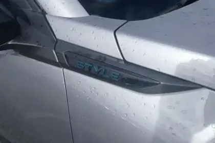 Photo 35 Peugeot 2008  PureTech 100 S&S BVM6