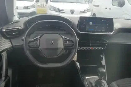 Photo 17 Peugeot 2008  PureTech 100 S&S BVM6