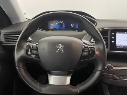 Photo 22 Peugeot 308  PureTech 110ch S&S BVM6