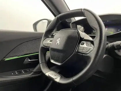 Photo 28 Peugeot 2008  PureTech 130 S&S EAT8
