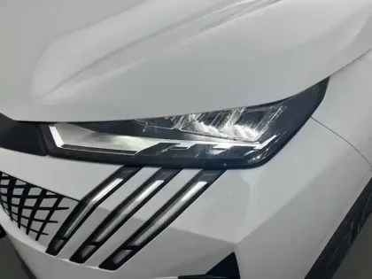 Photo 15 Peugeot 3008  Hybrid 145 e-DCS6