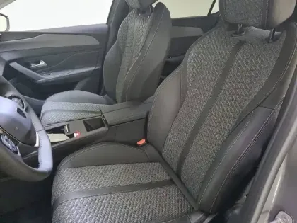 Photo 33 Peugeot 308  Hybrid 145 e-DCS6