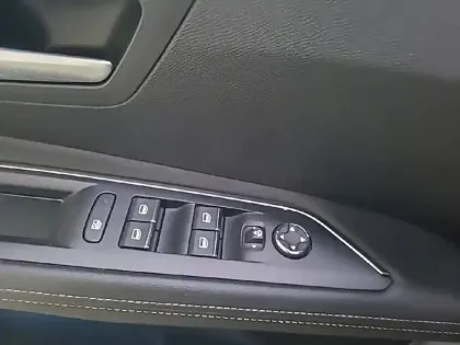 Photo 53 Peugeot 3008  Hybrid 225 e-EAT8
