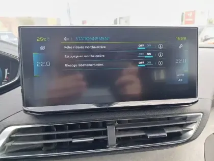 Photo 18 Peugeot 3008  Hybrid 225 e-EAT8