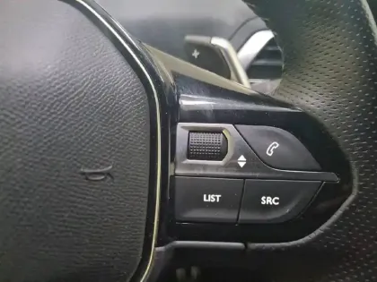 Photo 51 Peugeot 3008  Hybrid 225 e-EAT8