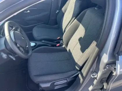 Photo 10 Peugeot 208  Hybrid 110 ch e-DCS6