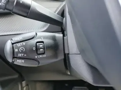 Photo 17 Peugeot 2008  Hybrid 145 e-DCS6