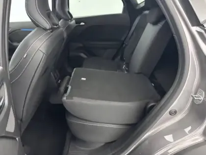 Photo 39 Renault Captur  E-Tech full hybrid 145 ch