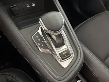 Photo 21 Renault Captur  E-Tech full hybrid 145 ch