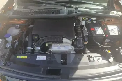 Photo 15 Peugeot 2008  PureTech 100 S&S BVM6