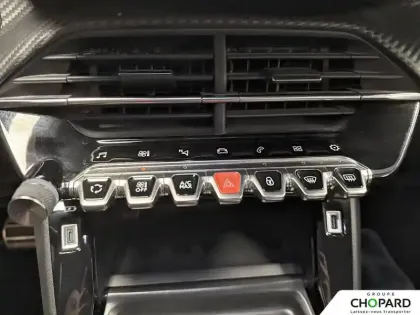 Photo 12 Peugeot 2008  PureTech 130 S&S EAT8