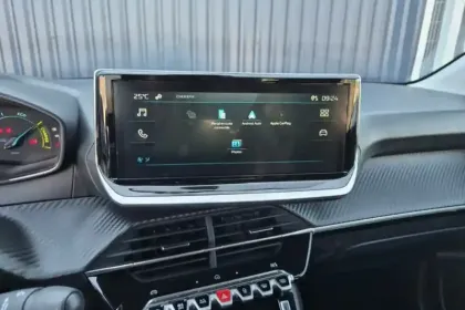 Photo 16 Peugeot 208  Hybrid 110 ch e-DCS6