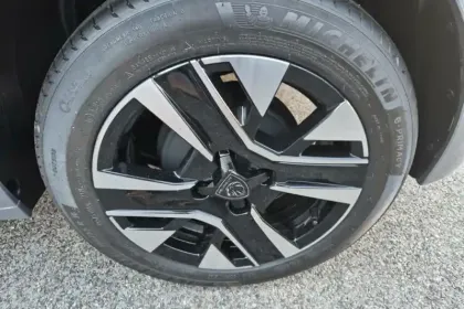 Photo 14 Peugeot 208  Hybrid 110 ch e-DCS6
