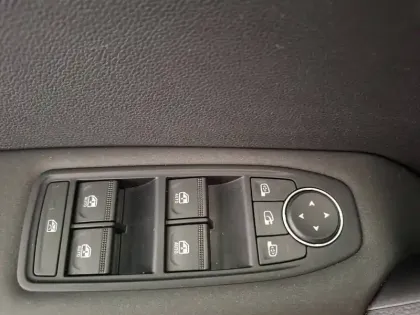 Photo 16 Renault Captur  TCe 90