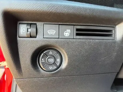 Photo 29 Citroën C4 e- 136 ch Automatique